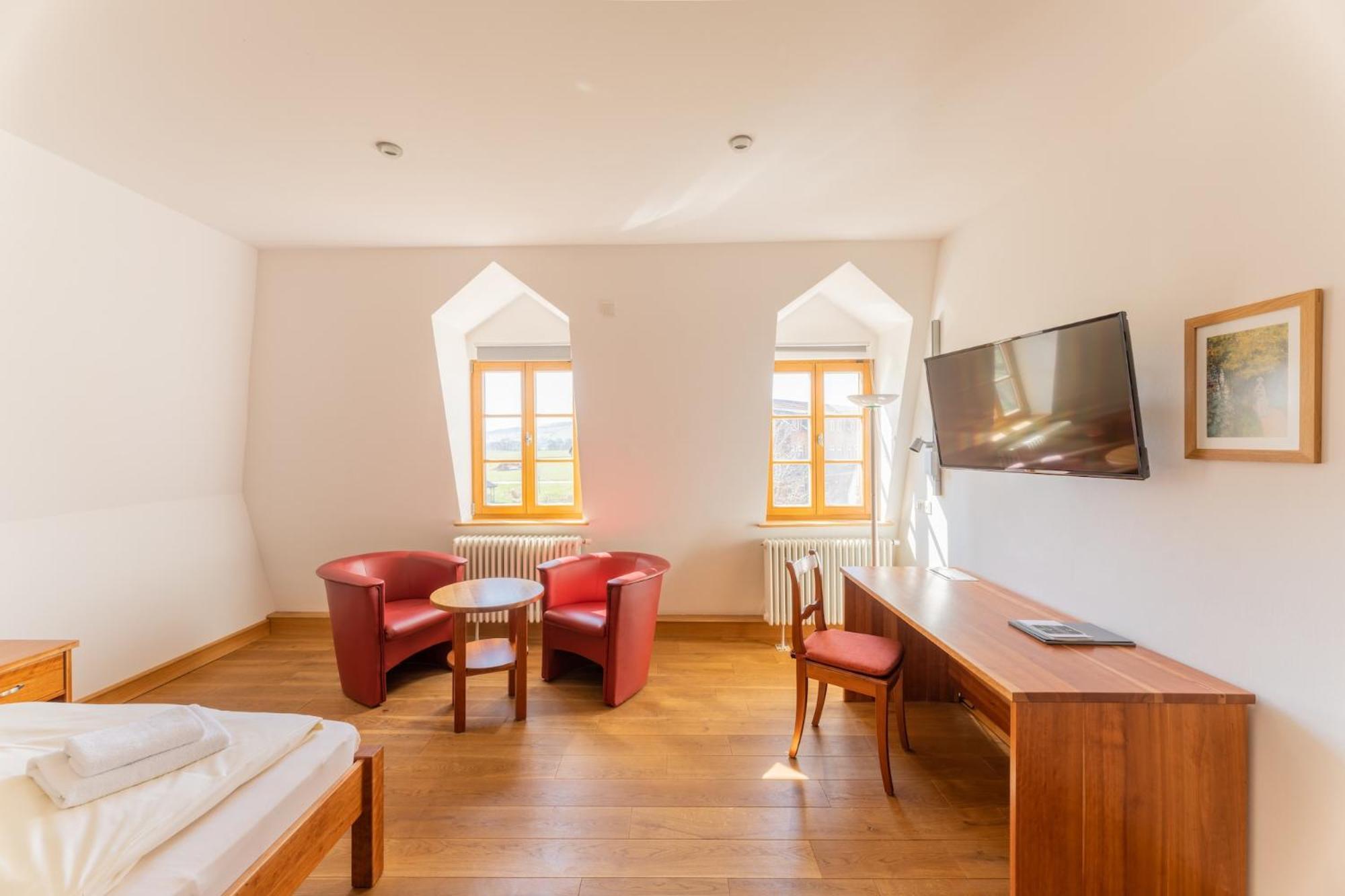 Biohotel Stiftsgut Wilhelmsglücksbrunn Creuzburg Exterior foto